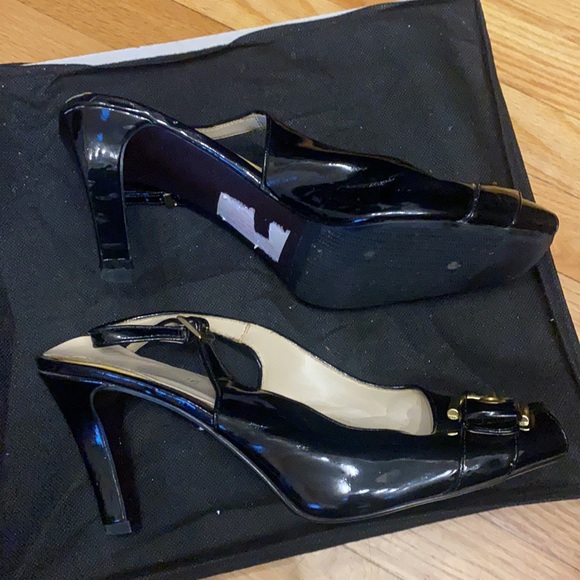 Black Slingback heel with oversized buckle - Picture 3 of 6